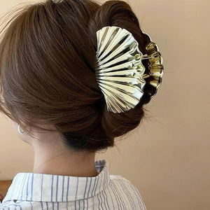 Shell Gold Hair Claw